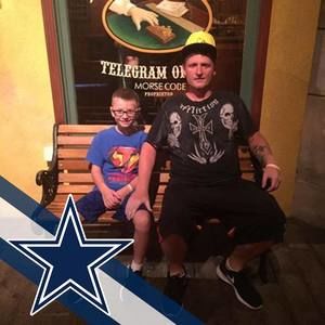 Meet your Posher, Dustin